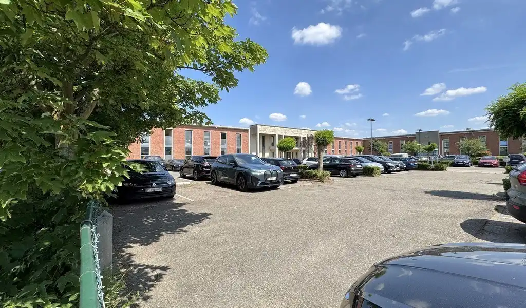 Instapklaar kantoor te huur aan luchthaven in Deurne foto 23