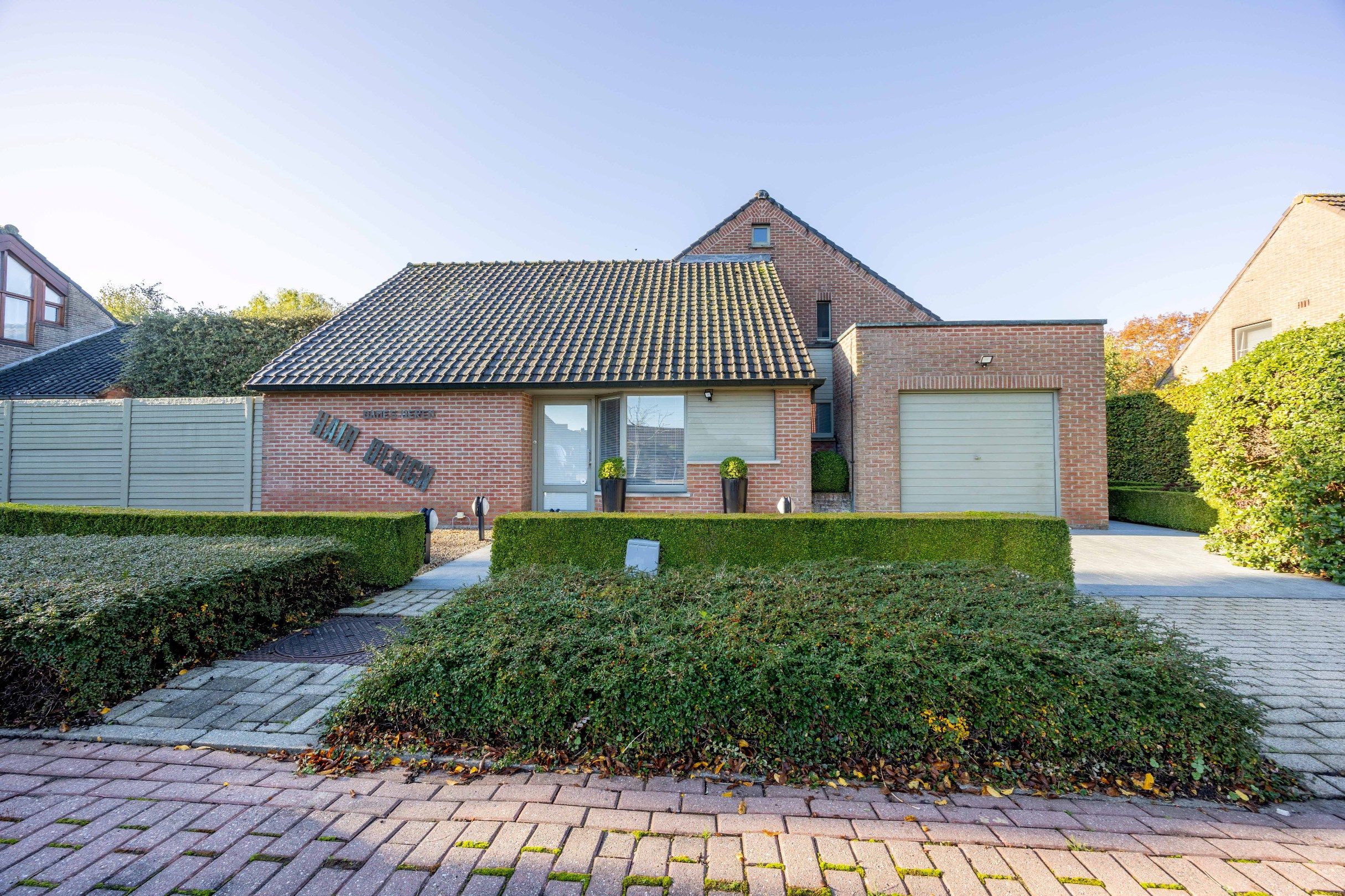 RUIME ALLEENSTAANDE VILLA MET POLYVALENTE RUIMTE foto 32