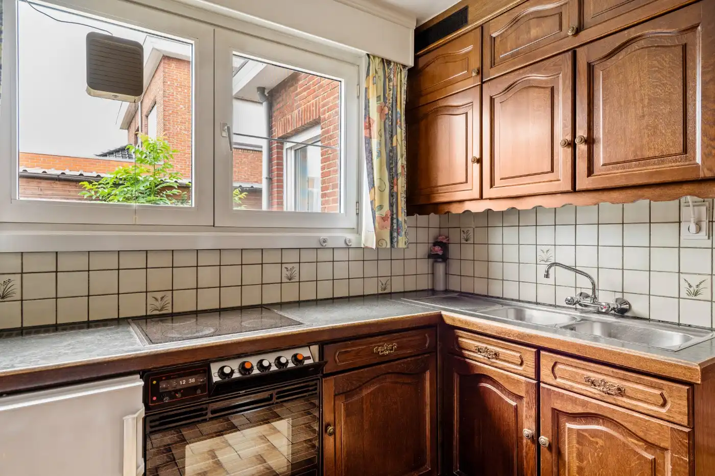 Te renoveren HOB met 3 slpk., ruime tuin én garage foto 8