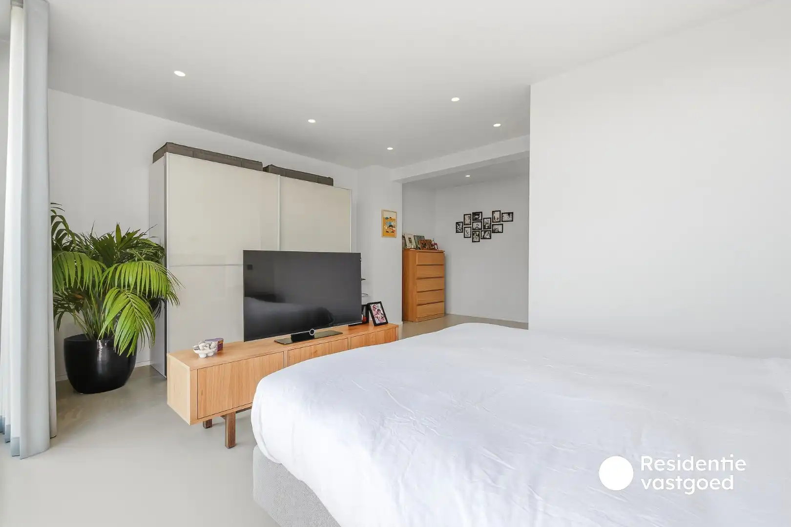 Wonen boven, ondernemen beneden: volledig gerenoveerd restaurant met luxueuze woonst in hartje De Haan foto 16