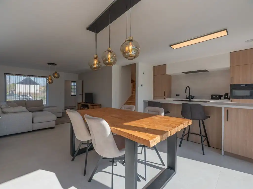 Halfvrijstaande stijlvolle nieuwbouwwoning met landelijke uitstraling foto 16