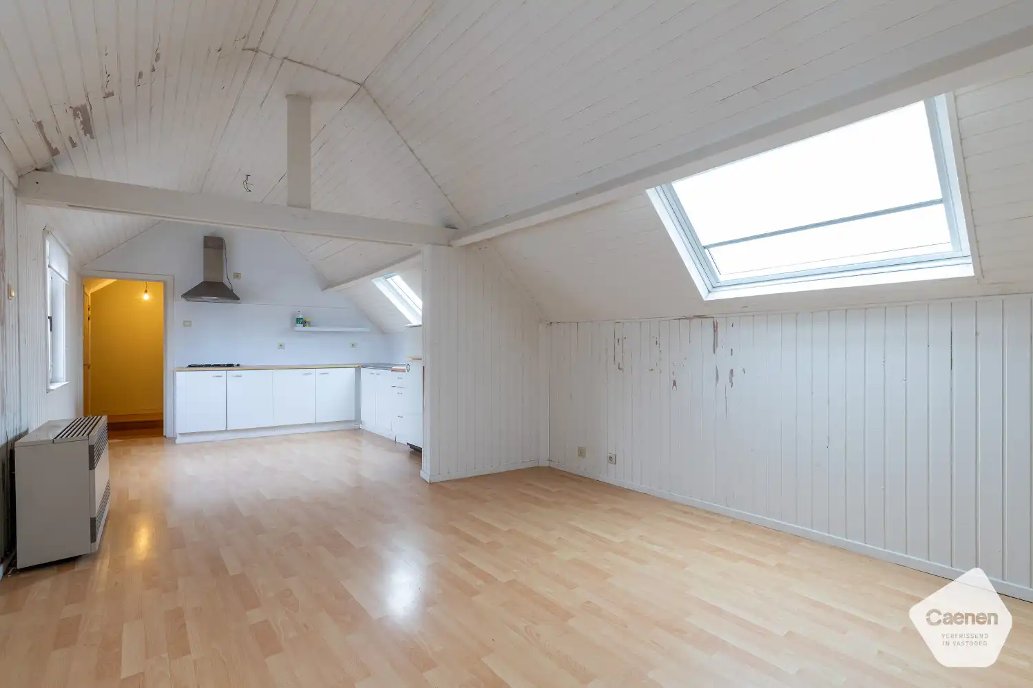 Te renoveren 2 slaapkamer appartement op een rustige locatie foto 5