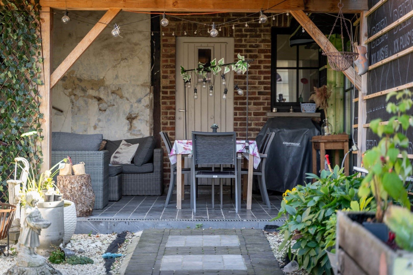 Bijzonder charmante en geslaagd gerenoveerde woning met leuke tuin en uitbreidingsmogelijkheden op 4a 45ca foto 3