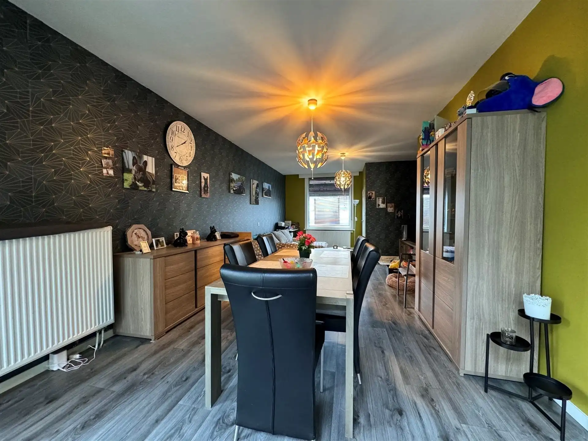 Gunstig gelegen halfopen bebouwing met grote tuin. foto 4