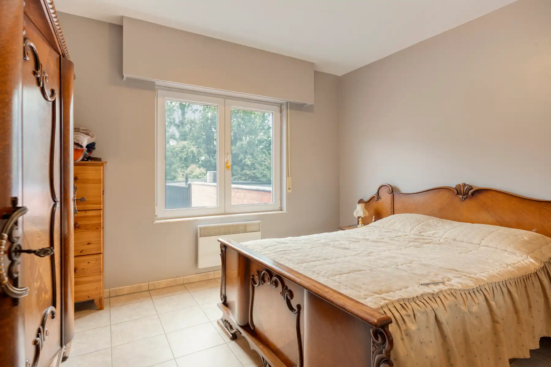 Instapklaar appartement met 2 slaapkamers en garage! foto 9
