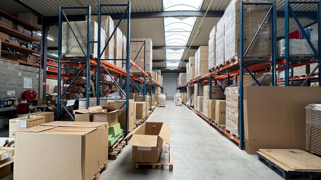 Loods met kantoor te huur nabij E313 te Wommelgem foto 5