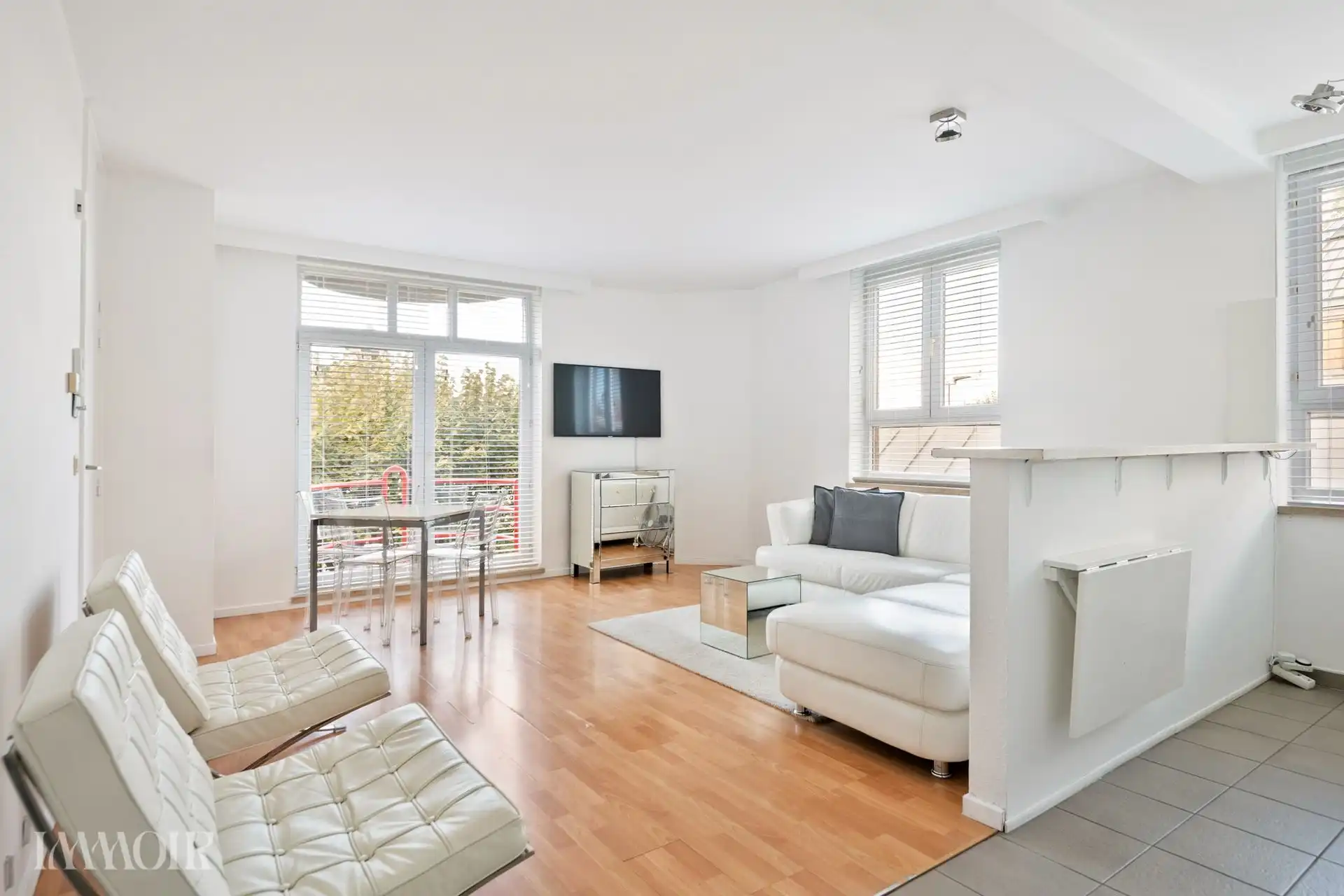 Sfeervol bemeubeld appartement met uitzicht op de Antwerpse kaaien.  foto 3