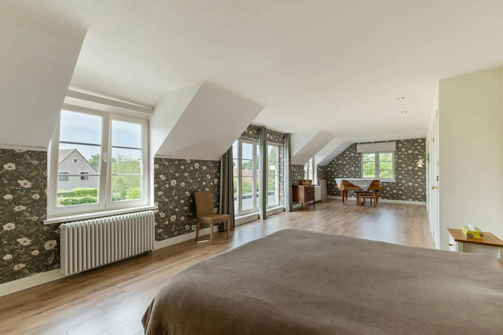 Exclusieve villa met polyvalente ruimte te koop in Kobbegem foto 13