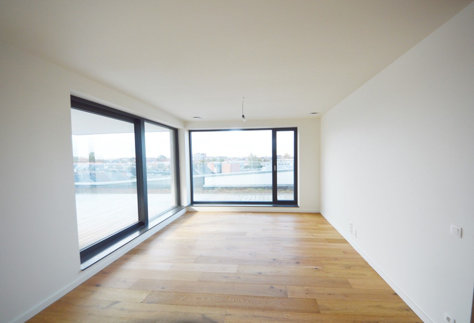 STIJLVOL WONEN IN HET HART VAN AALST: LUXUEUZE PENTHOUSE BEN APPARTEMENT MET 3 SLAAPKAMERS EN TERRAS (4e VERDIEPING)   foto 10