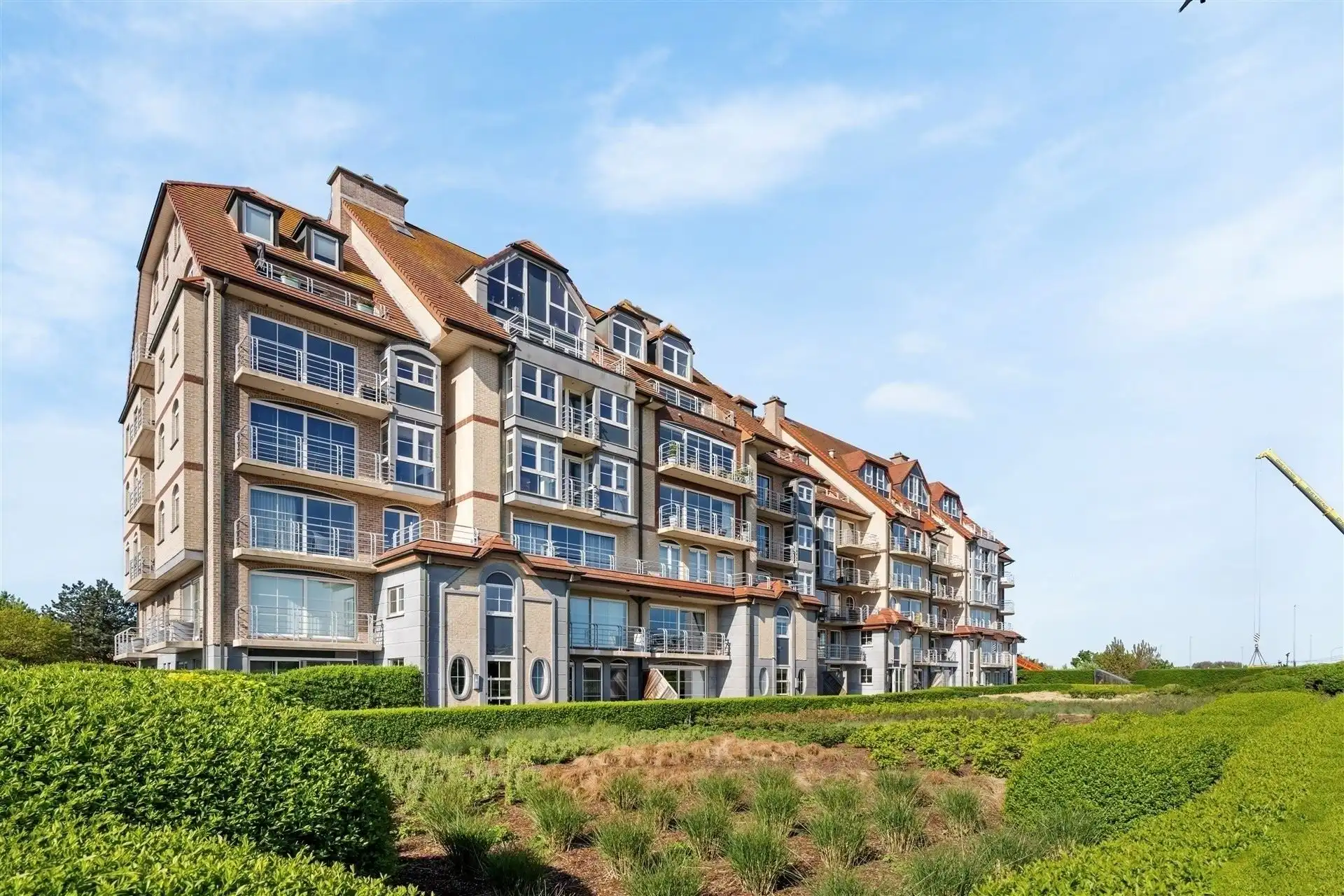 WIJDS UITZICHT / TERRASSEN  foto {{pictureIndex}}