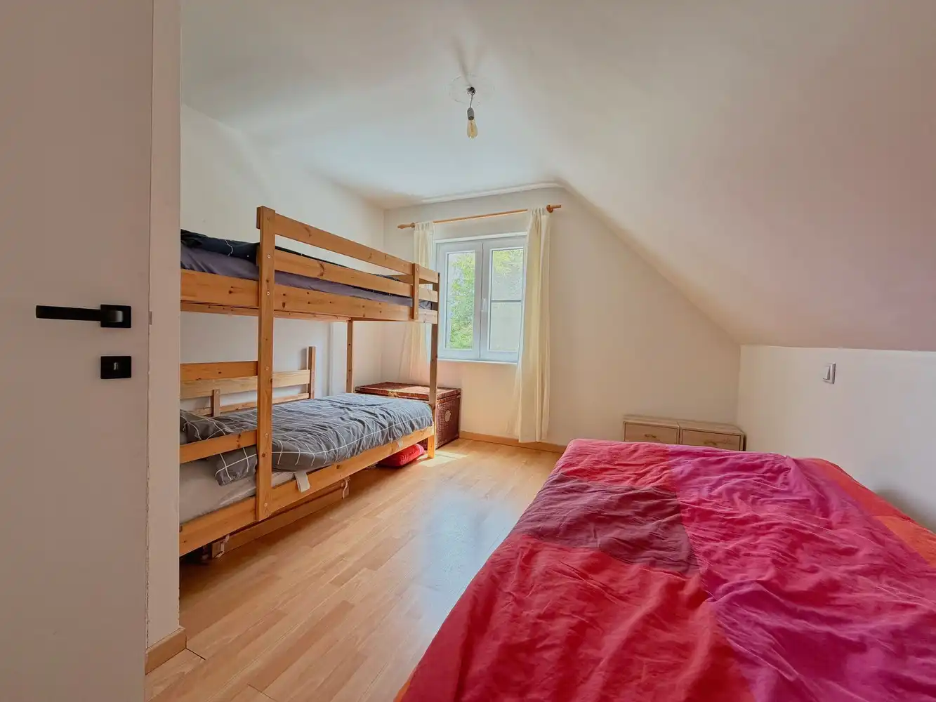 Instapklare, lichtrijke woning (3 slpks) + zonnige tuin foto 10