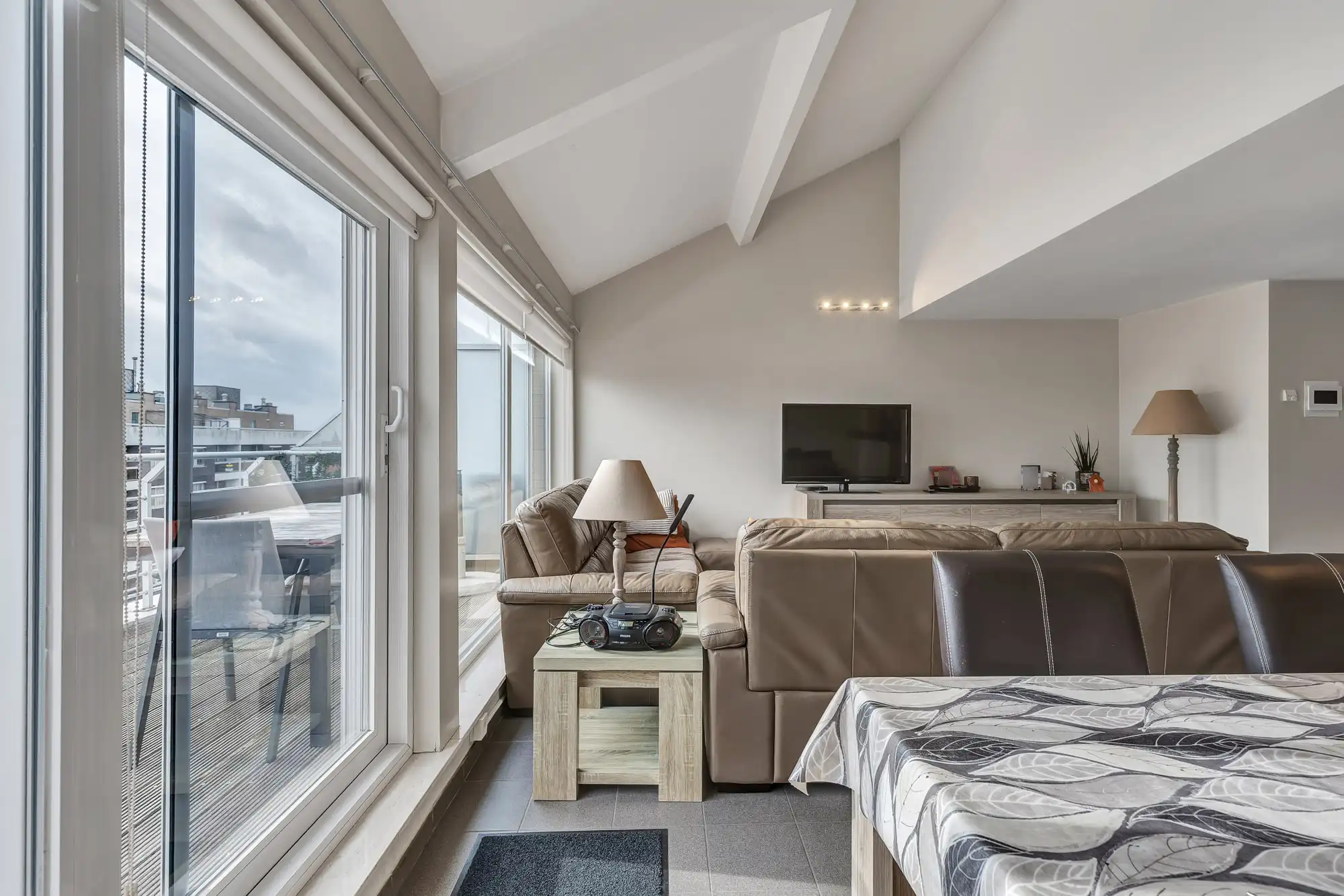 Duplex-dakappartement met 4 slaapkamers en mooi verzicht foto 5