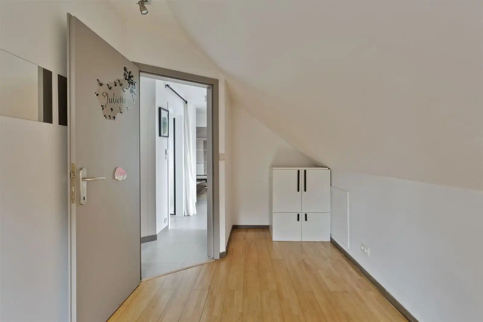 Woning gelegen in een doodlopende straat met 3 slaapkamers te Beersel  foto 21