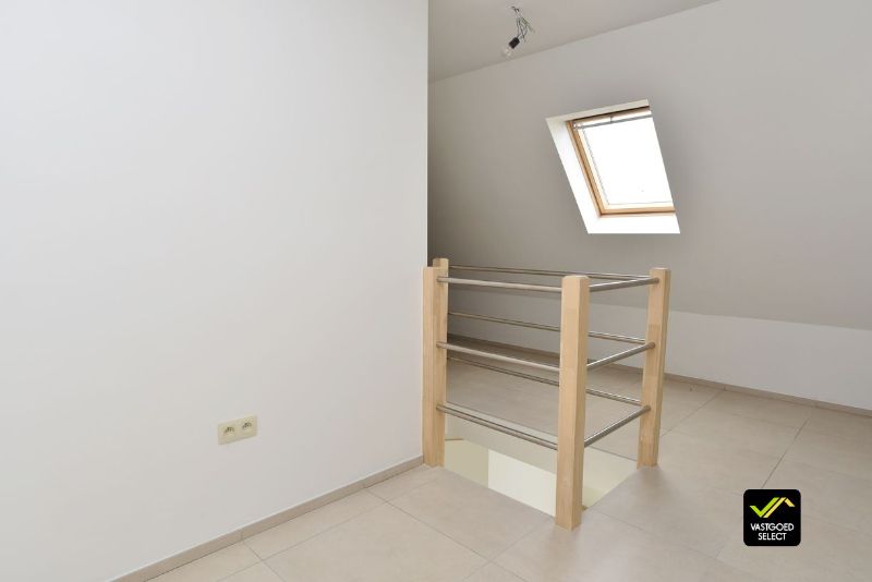 Te huur: ruime duplex in Maldegem met lift naar beide verdiepingen foto 16