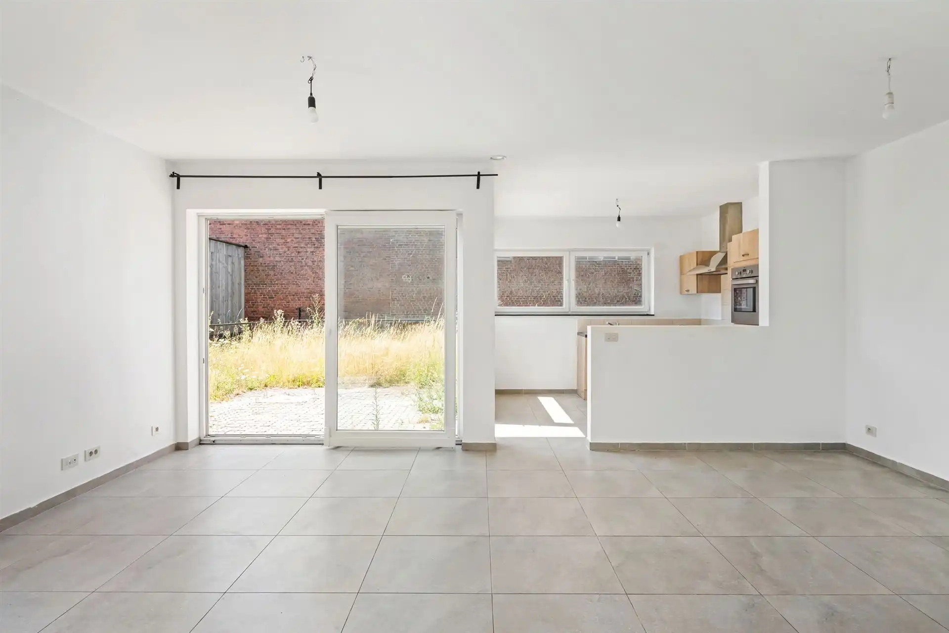Instapklare HOB met zonnige tuin en 3 SLK! foto 7