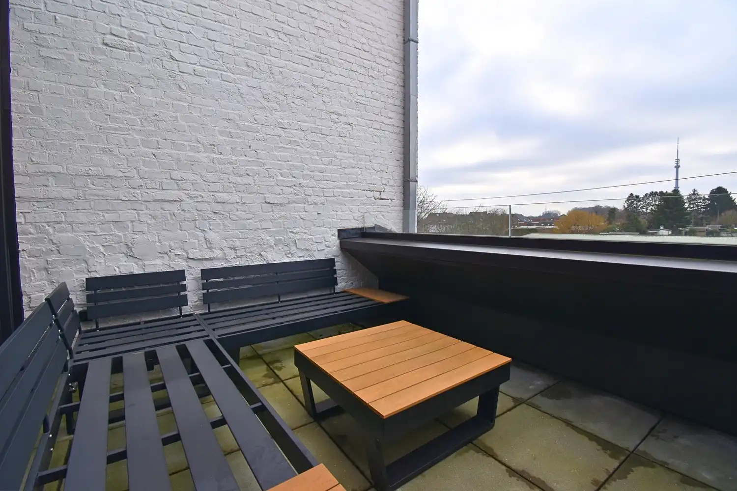 Verzorgd appartement met 2 slaapkamers en terras te huur nabij het centrum van Sint-Pieters-Leeuw foto 2