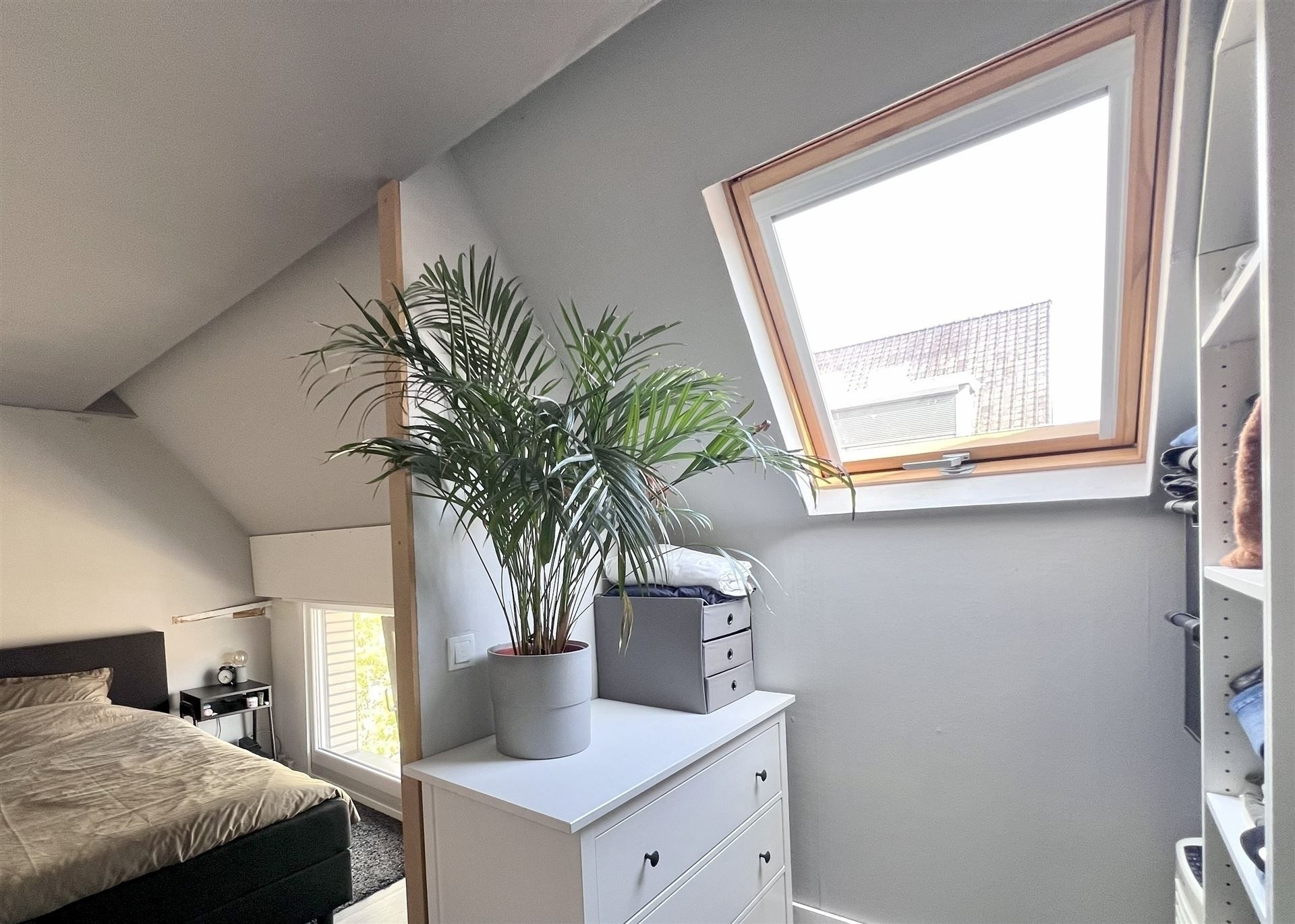 Charmante woning met tuin, garage en 2 staanplaatsen foto 11