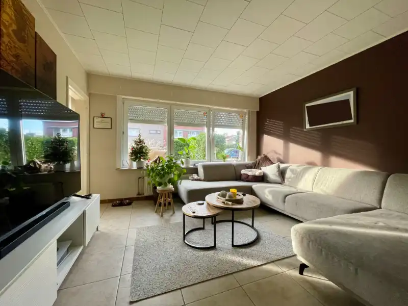 GELIJKVLOERS APPARTEMENT MET TWEE SLAAPKAMERS, TUIN EN GARAGE TE HUUR foto 4