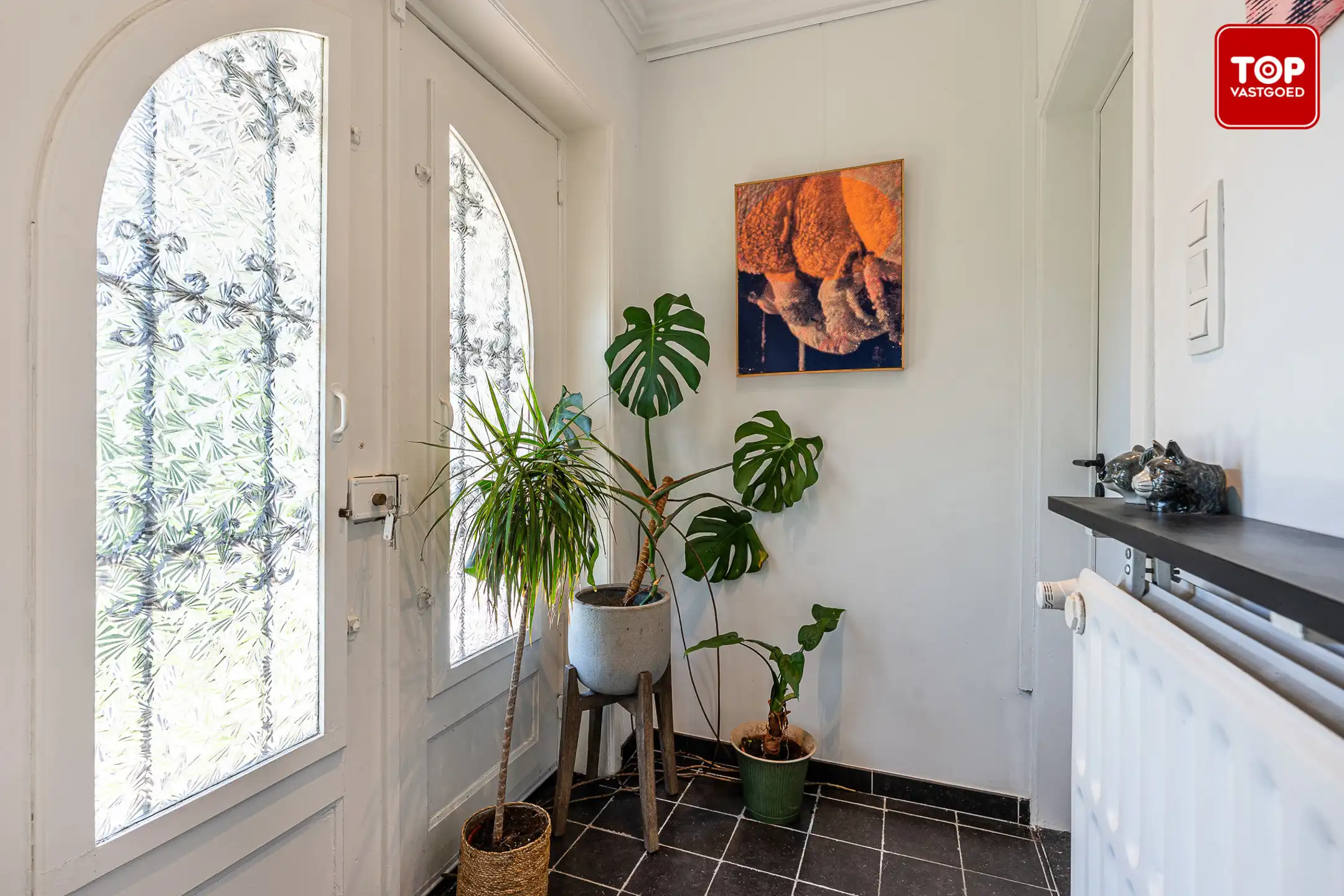 Instapkler open bebouwing in rustige straat met veel groen rondom. foto 4