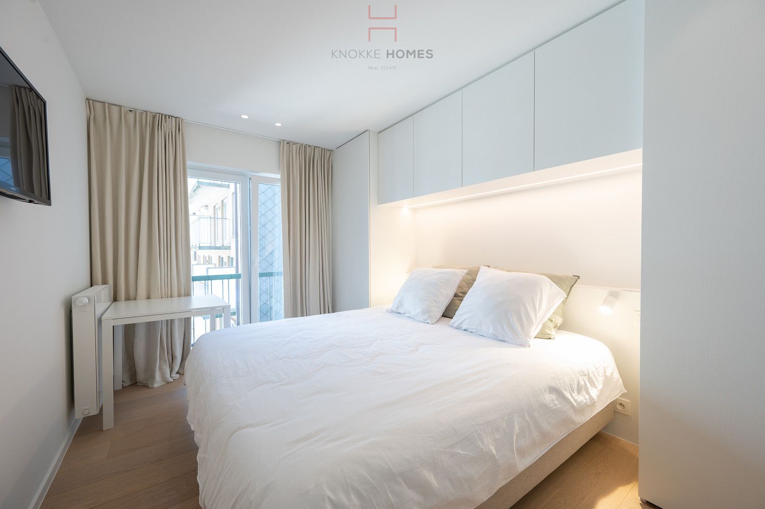 Prachtig gerenoveerd appartement met een mooi zijdelings zeezicht in Duinbergen foto 11