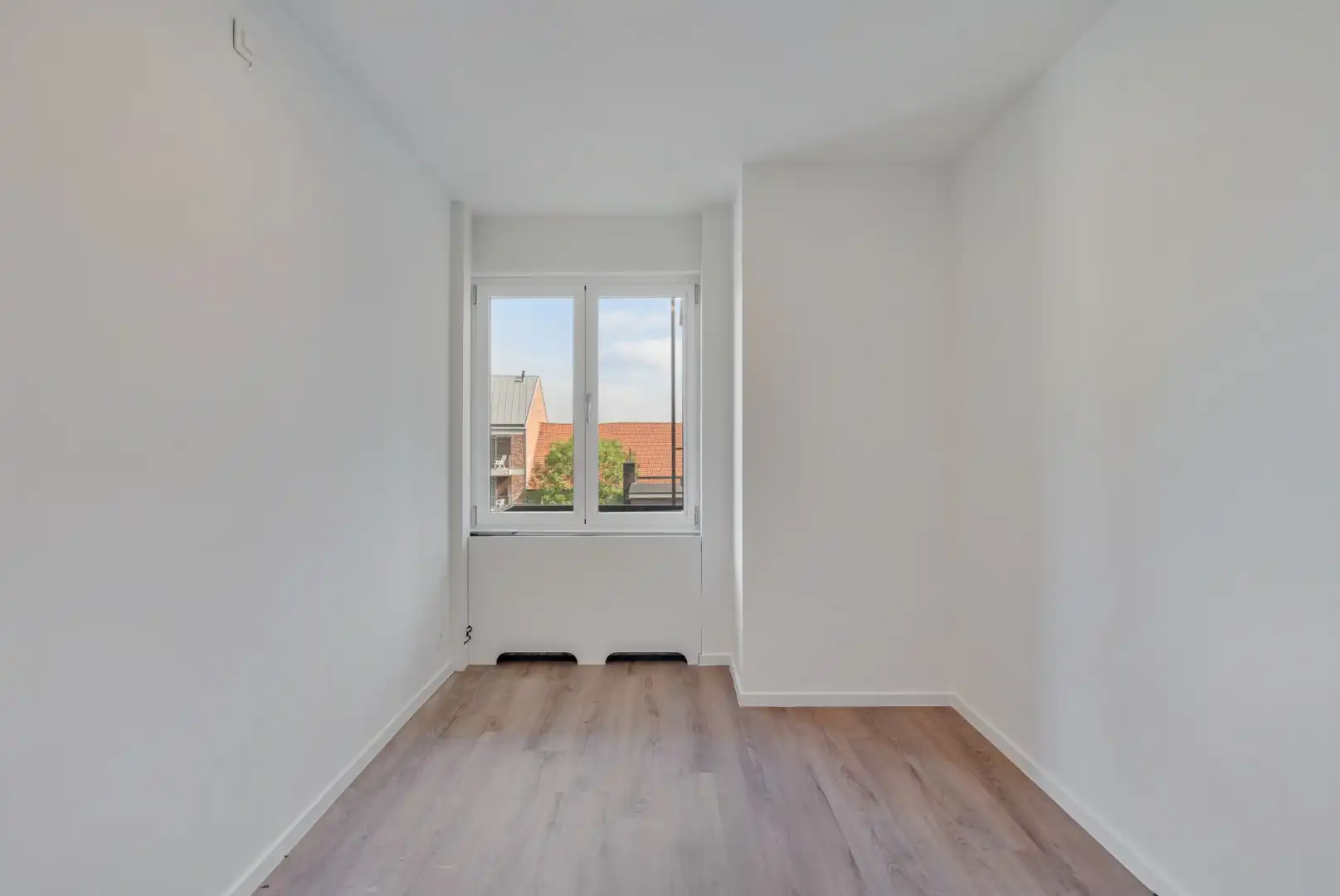 Stijlvol gerenoveerd appartement met moderne uitstraling in het centrum van Maaseik!  foto 26