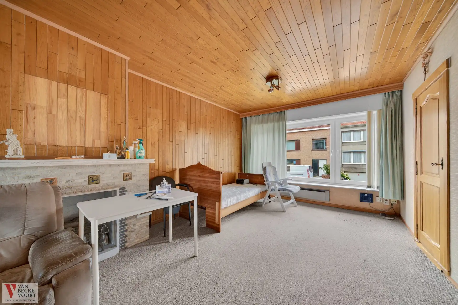 Te renoveren bel-etagewoning met garage foto 3