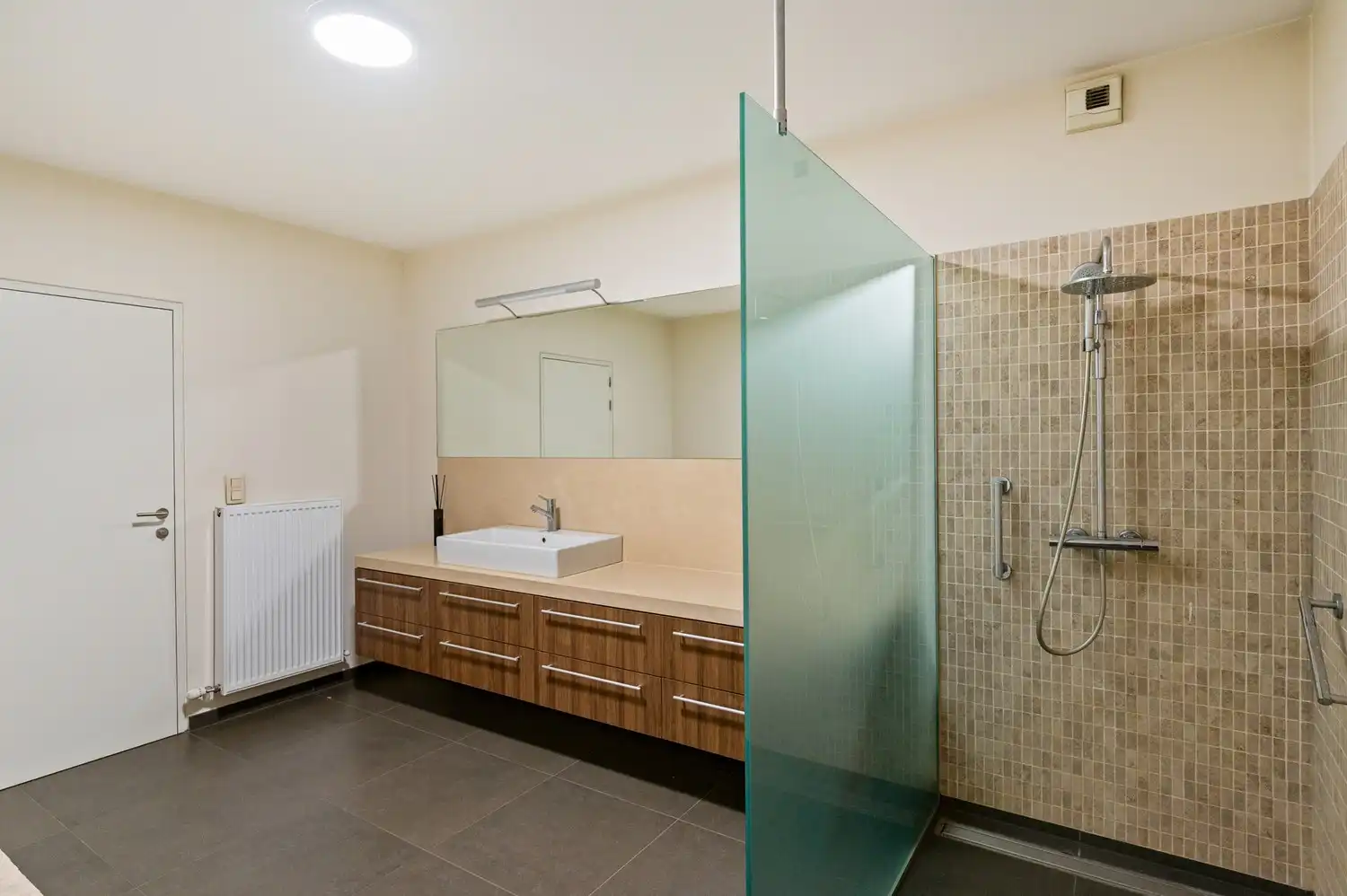 Waanzinnig ruim (193m²!!) luxe-appartement in het centrum van Wommelgem! foto 20