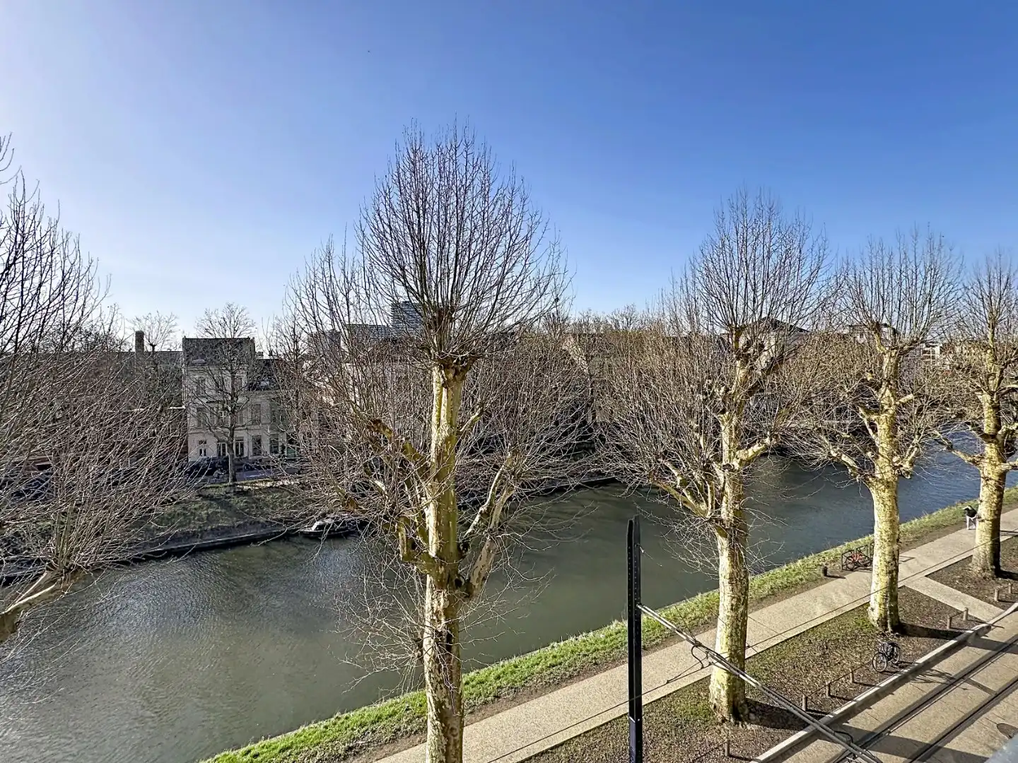 Appartement met slaaphoek en zonnig terras gelegen aan de Coupure foto 8