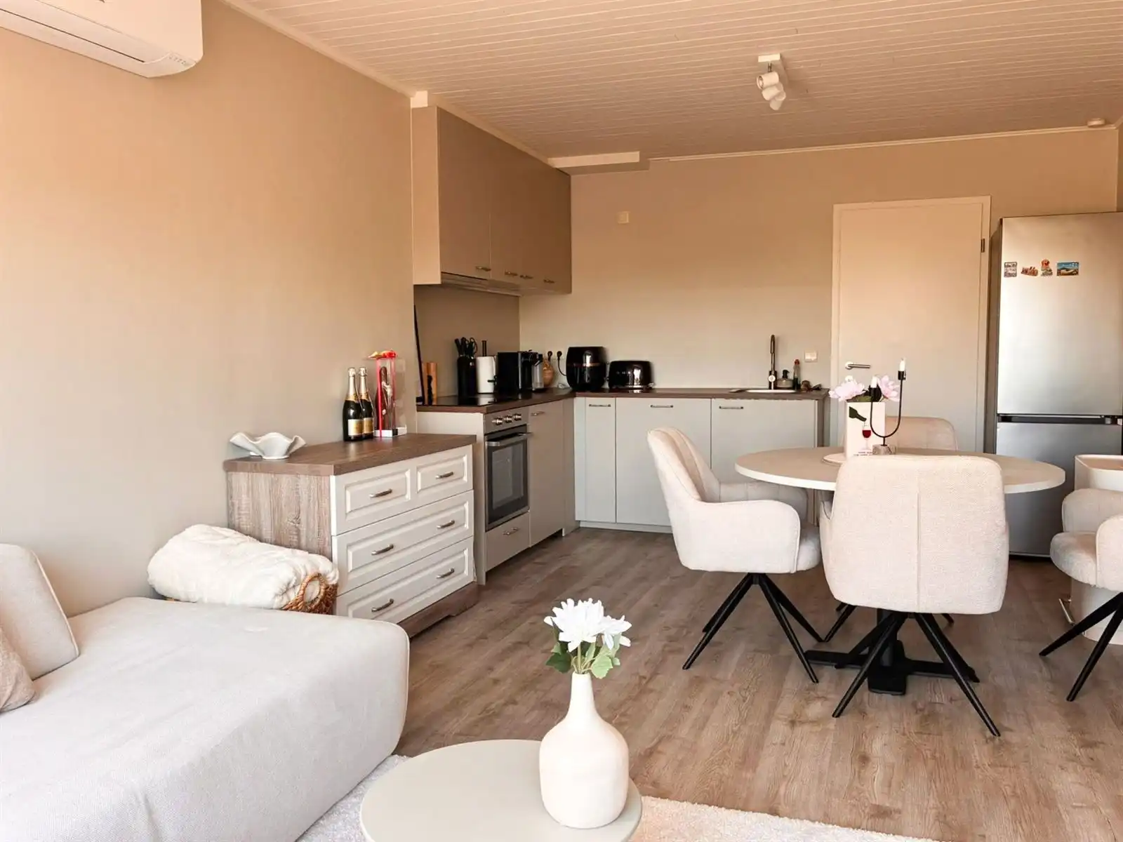 Appartement met 1 slaapkamer,dressing,terras en staanplaats  foto 5
