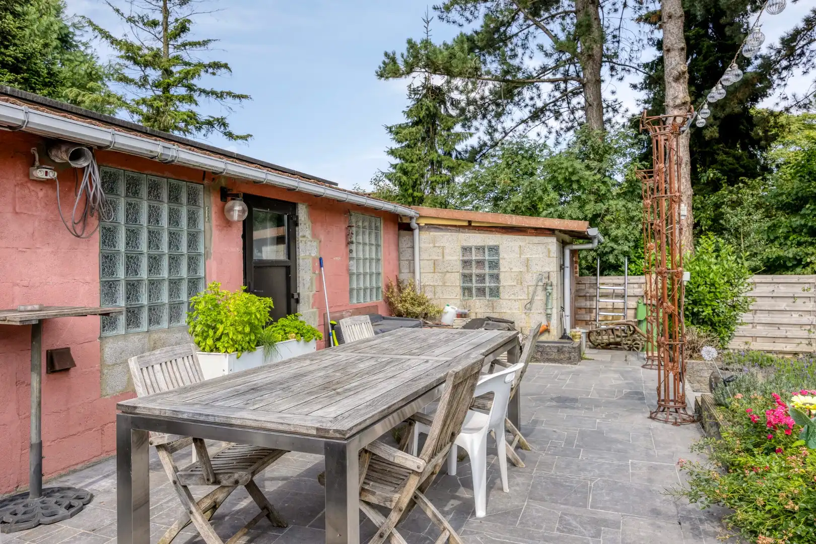 Ruime halfopen bebouwing met grote tuin op fietsafstand van het centrum van Tongeren foto 29