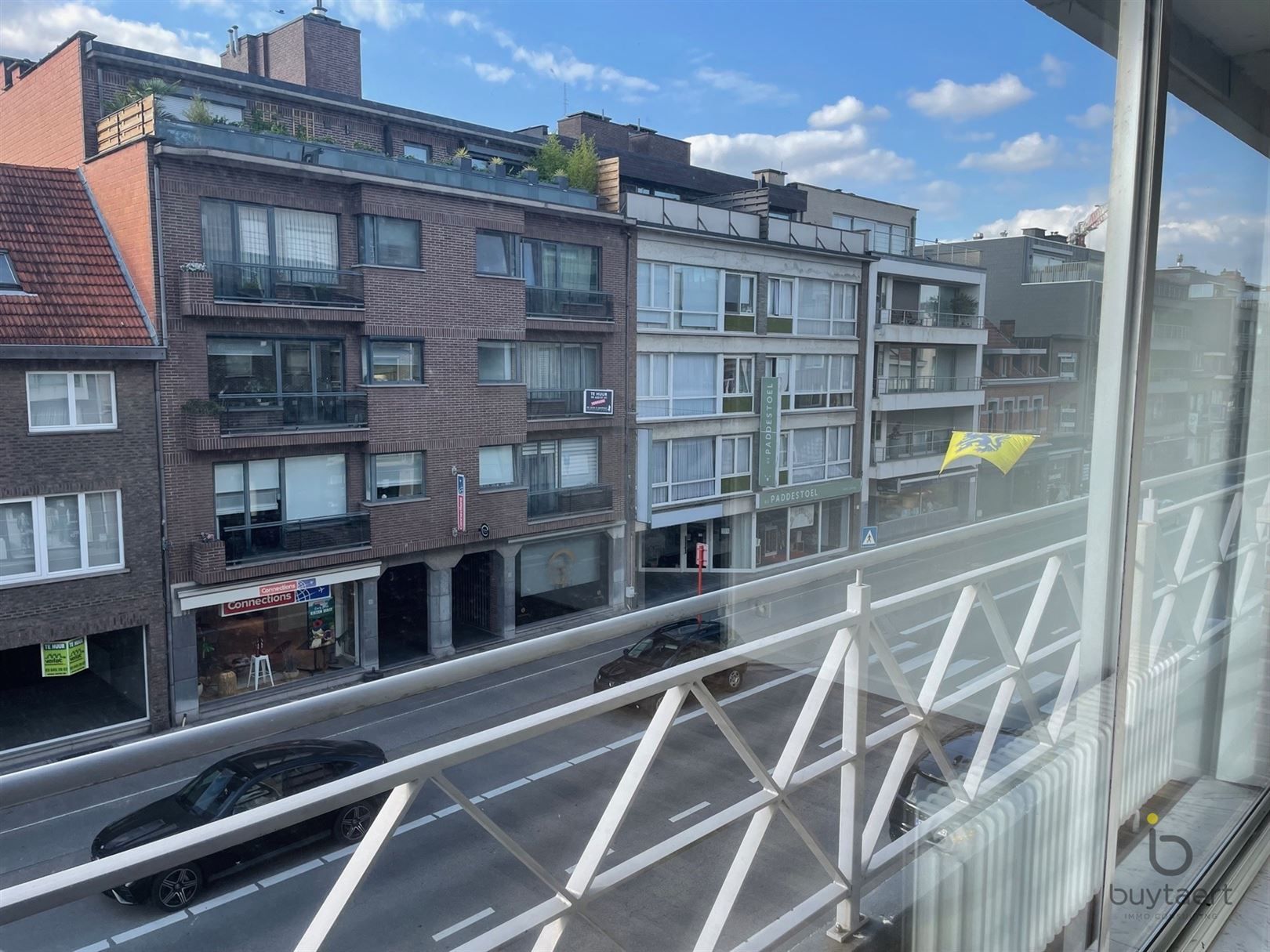 Ideaal gelegen twee (of drie) slaapkamer appartement in het hartje van Brasschaat!  foto 8