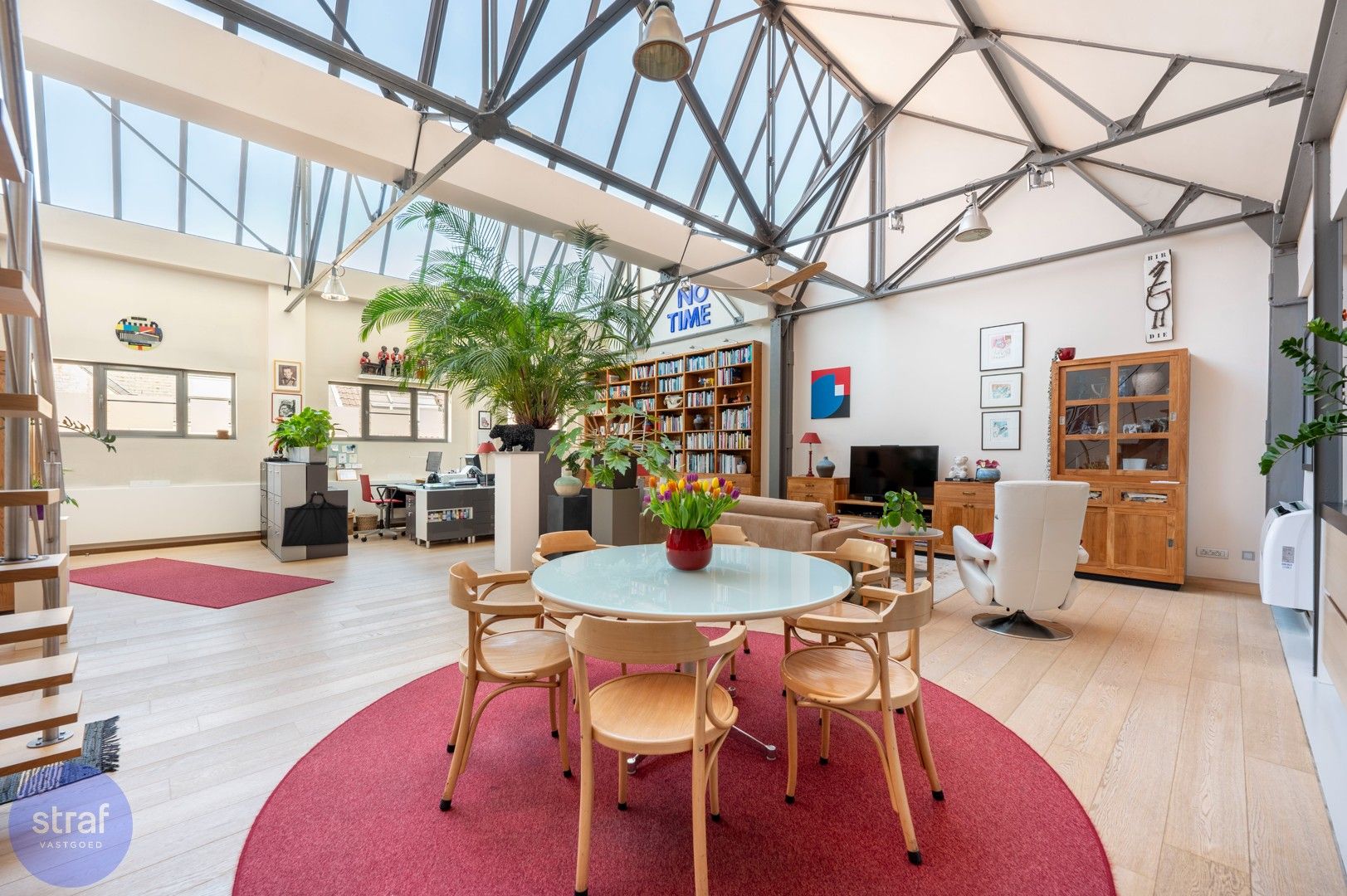 Instapklaar appartement met 2 slaapkamers en groot dakterras – Sint-Niklaas centrum foto {{pictureIndex}}