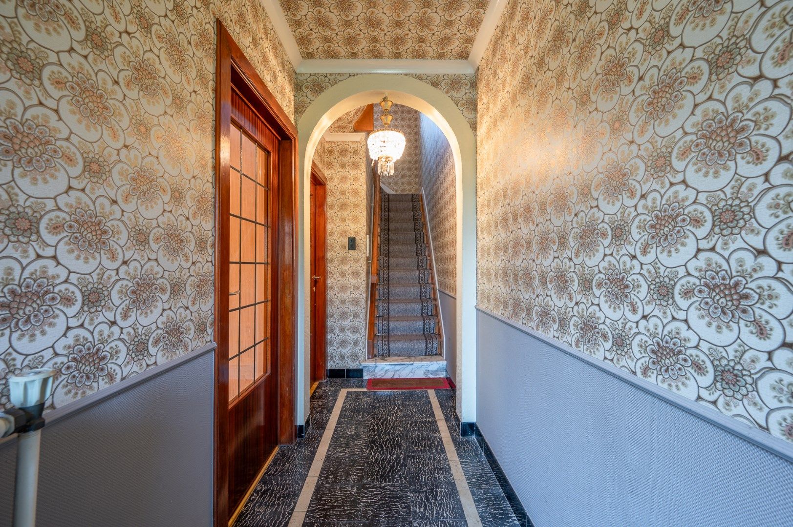 Te renoveren woning met veel potentieel op toplocatie in Maldegem foto 7