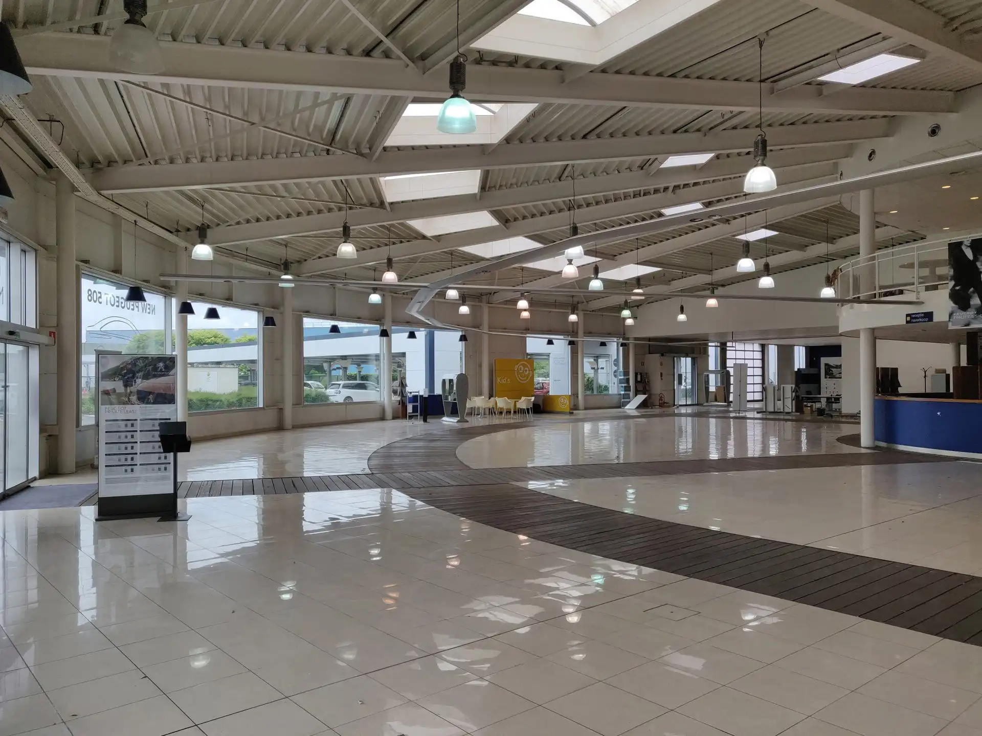 Showroom met werkplaats op toplocatie te Mechelen foto 3