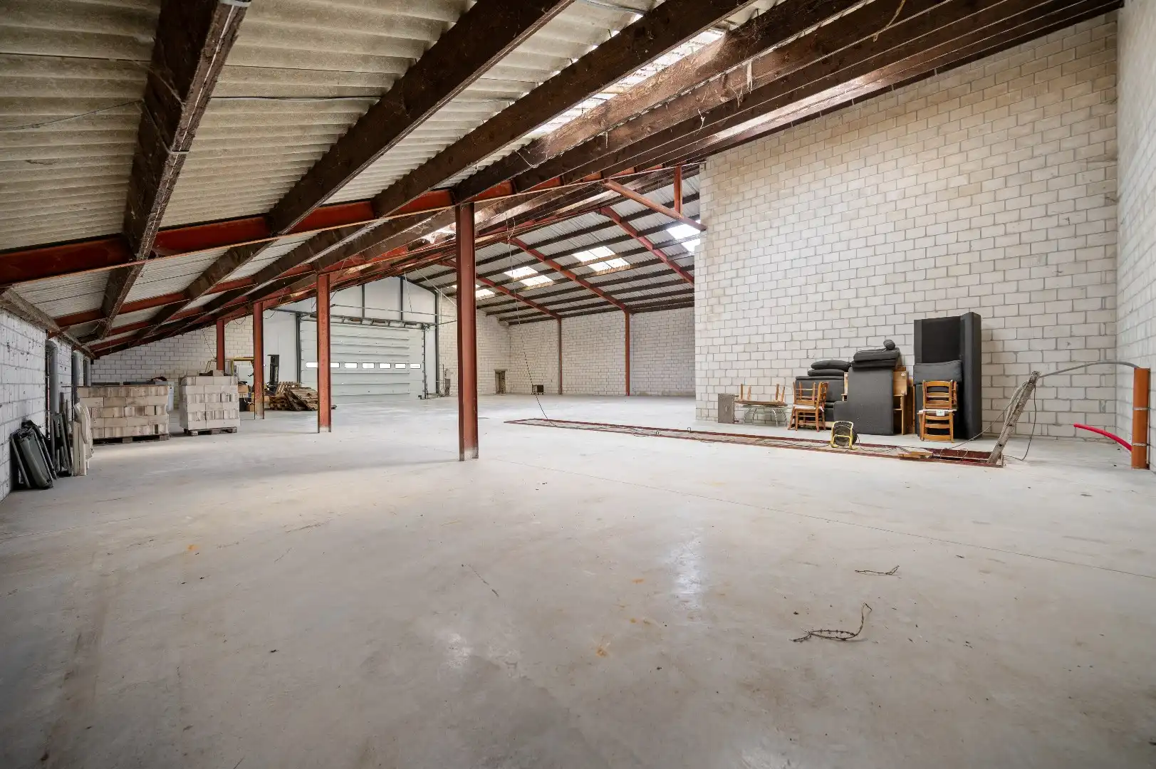 Te renoveren woning met ruime loods en stockagemogelijkheden  foto 25