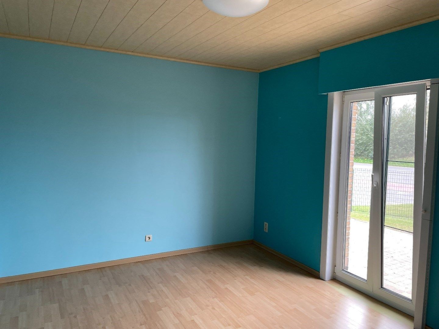 Laagbouwvilla met ruim bijgebouw (garage met studio) foto 9