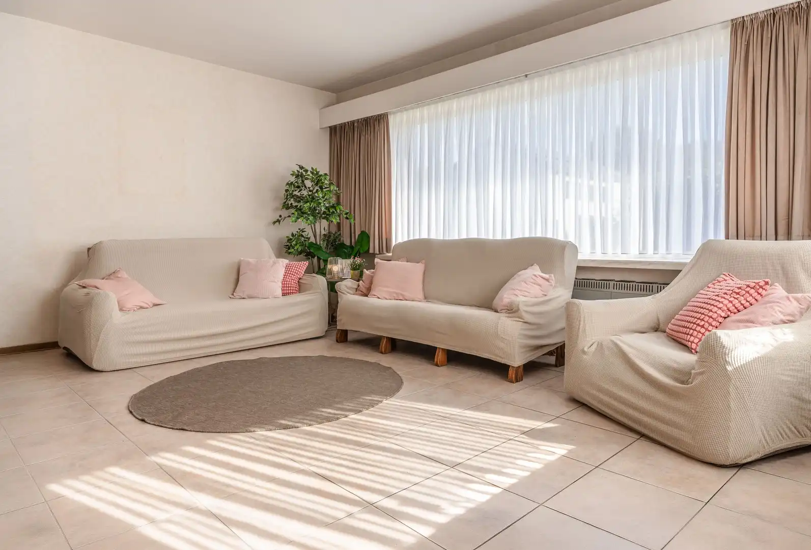Te renoveren halfopen woning met diepe tuin foto 3