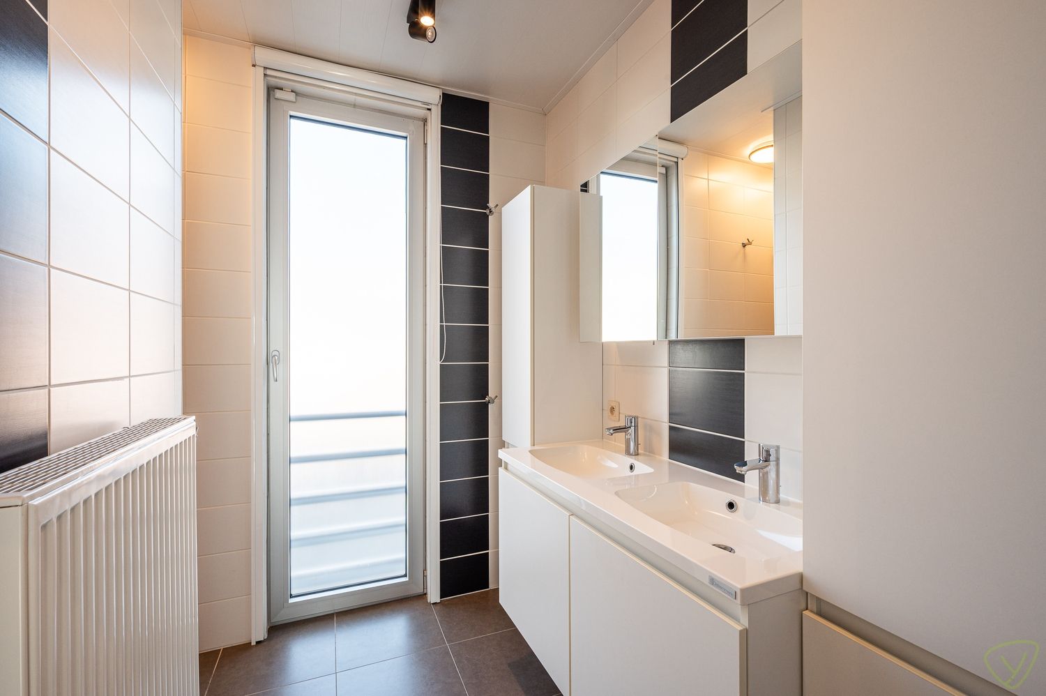 Instapklare woning met zonnige terrassen en garagebox foto 15