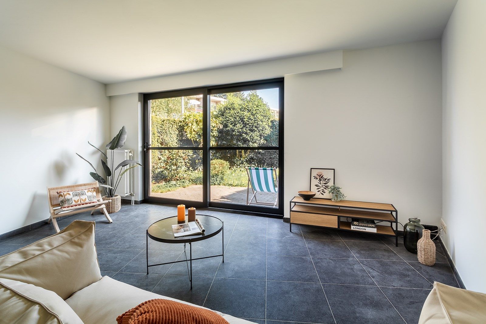 Ruim en prima gelegen appartement met tuin te Boechout foto 3