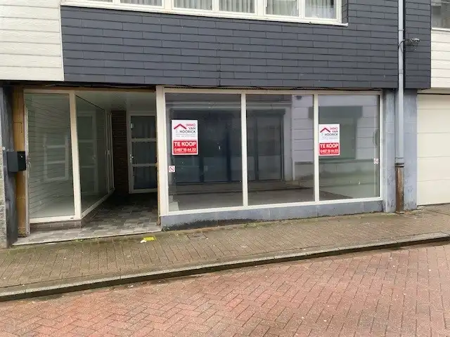 Gelijkvloers handelspand te koop! foto {{pictureIndex}}