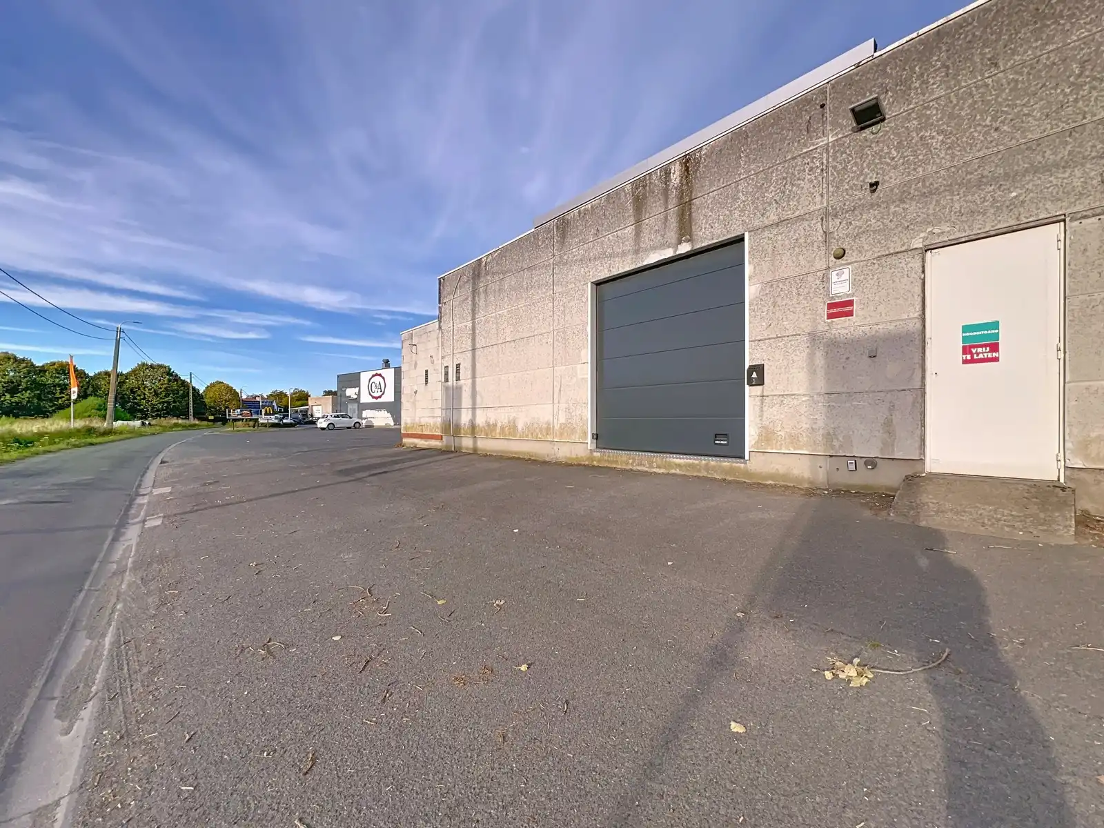 Instapklare baanwinkel op uiterst COMMERCIËLE TOP-ligging te Roeselare! foto 7