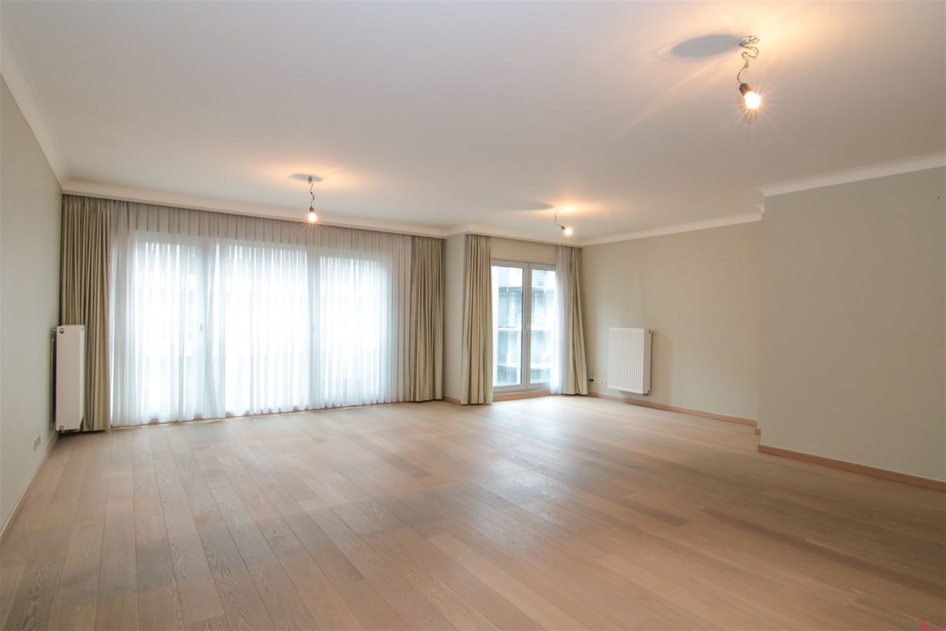 Instapklaar appartement op enkele stappen vd Grote Markt! foto 4