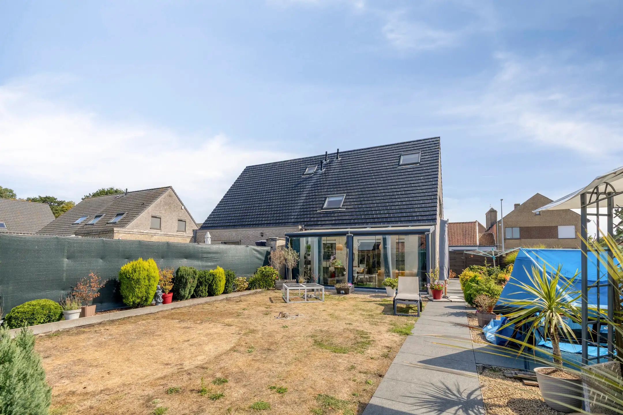 Instapklare halfopen woning met 3 à 4 slaapkamers foto 24