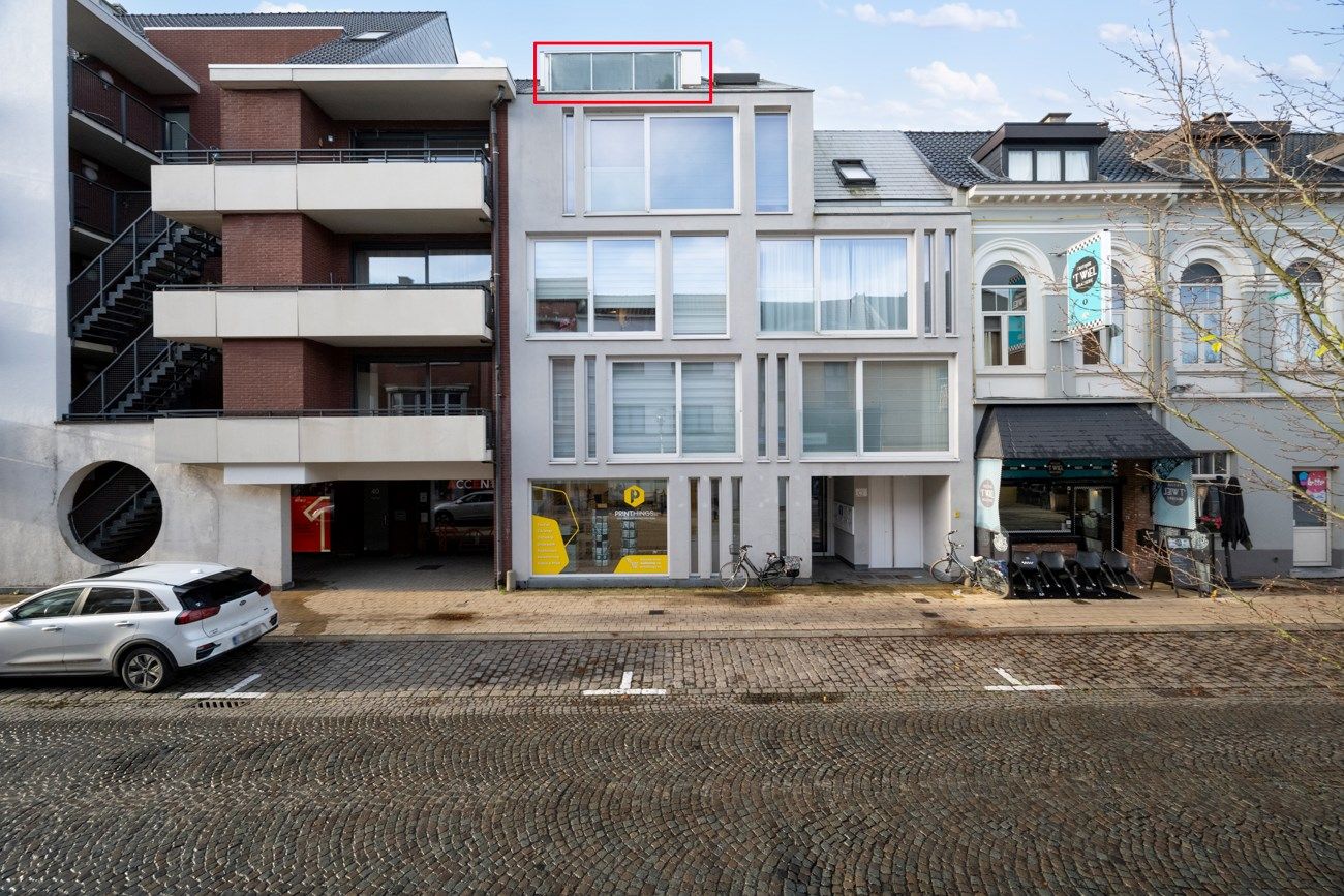Instapklaar 1-slaapkamer dakappartement foto 12