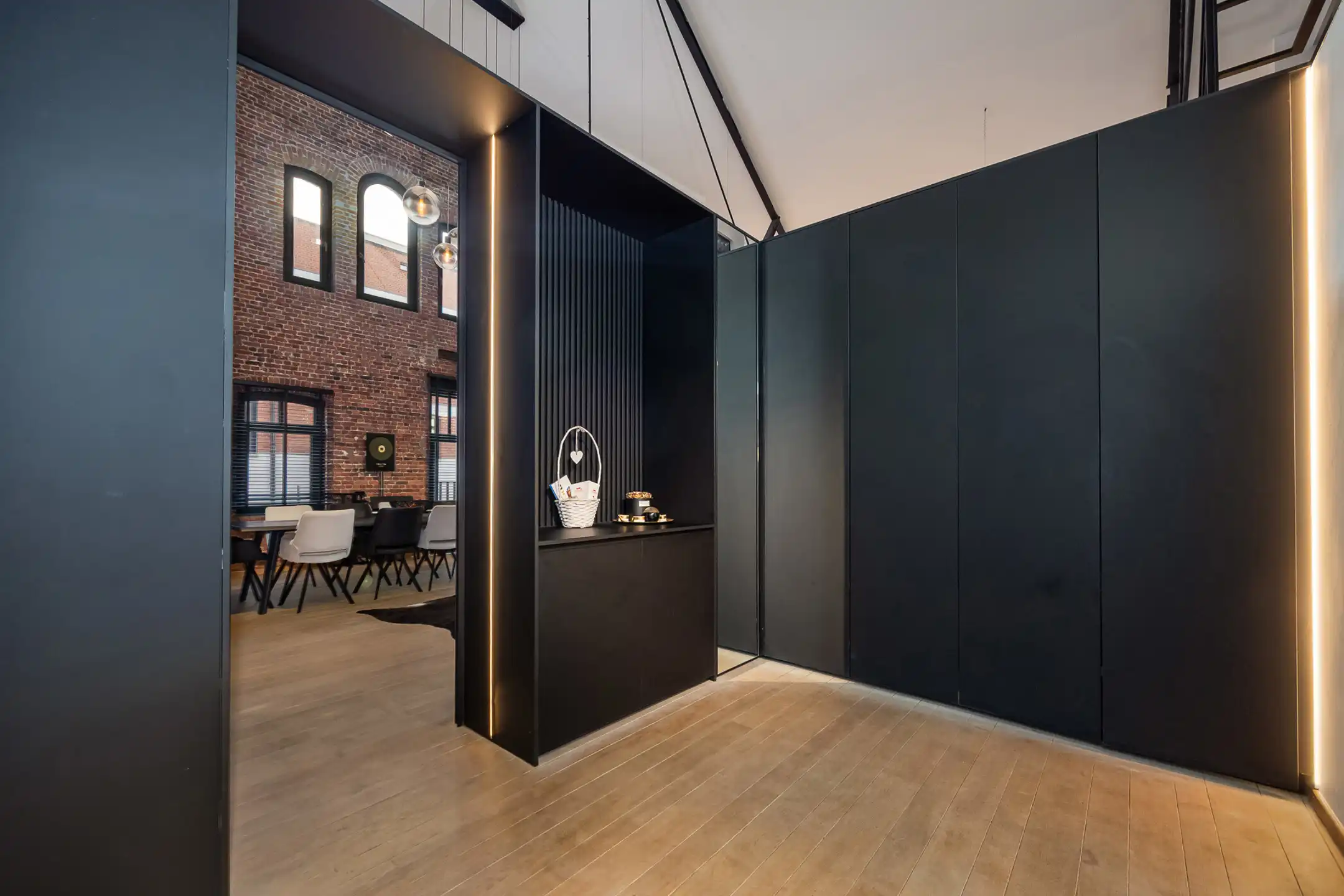 ANTWERPEN - Uniek loft appartement in historisch pakhuis! foto 6