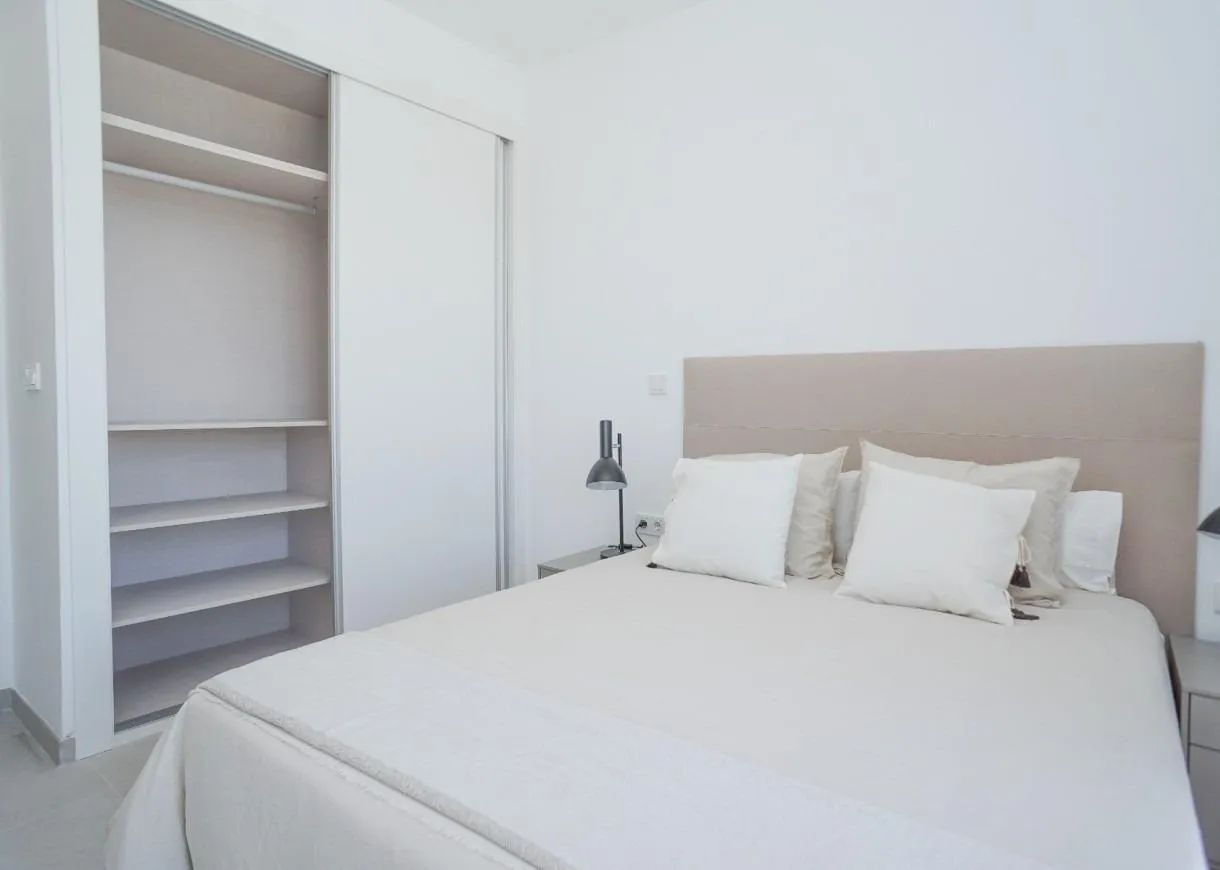 Nieuwe appartementen in La Mata-Torrevieja: modern comfort in een weelderige omgeving foto 11