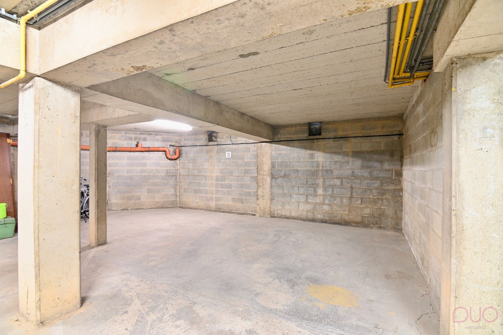 Appartement met autostaanplaats, twee slaapkamers en zowel terras als balkon in het stadscentrum foto 14