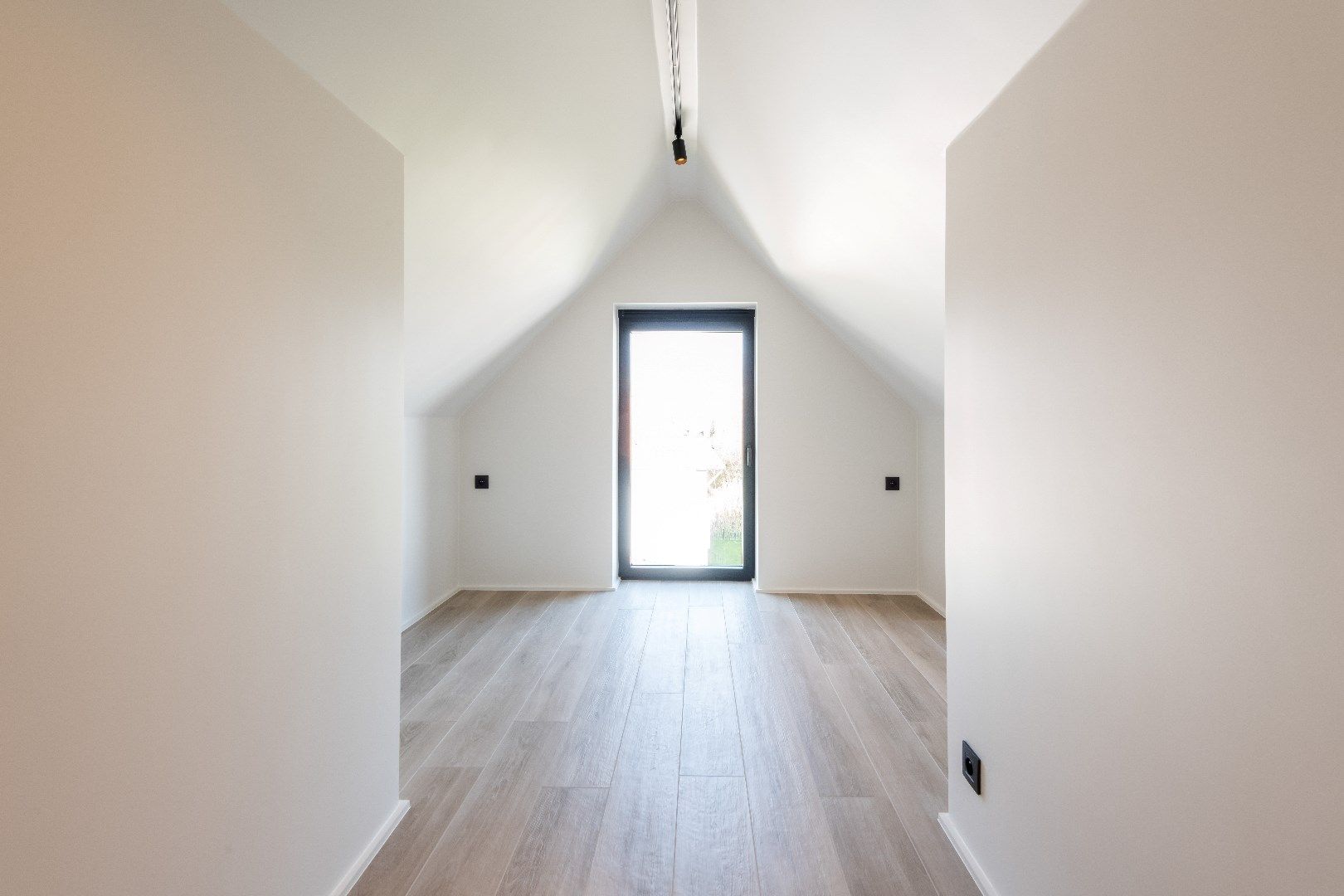 Nieuwbouw koppelvilla dichtbij het centrum van Knokke en op wandelafstand van het strand foto 26