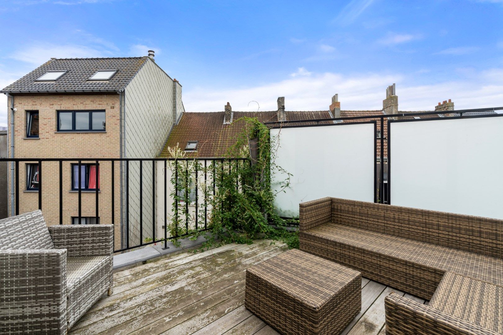 SCHITTEREND 2 SLPK APPARTEMENT MET ZONNIG TERRAS VLAKBIJ CENTRUM foto {{pictureIndex}}