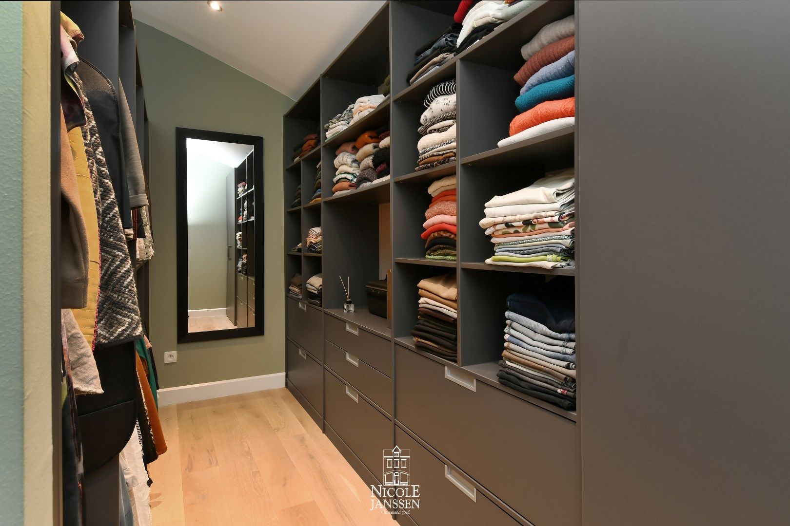 Appartement met kelderberging en twee autostandplaatsen te koop in Maaseik foto 22